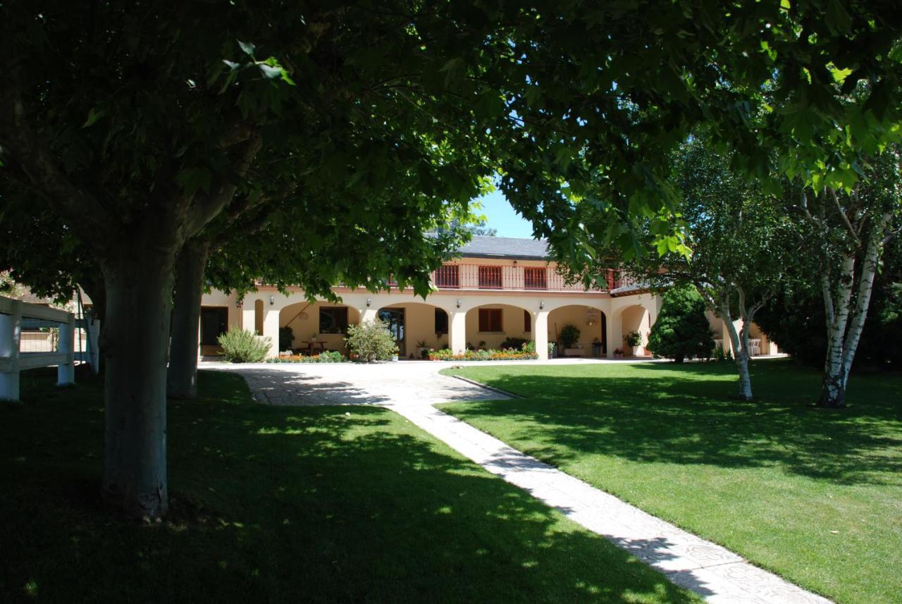 B&B Yeguada La Parrilla El Escorial Buitenkant foto